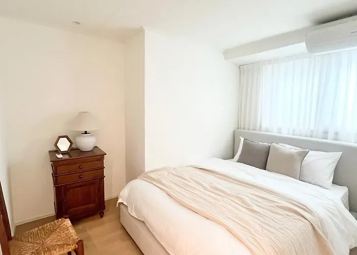 The Jongno Nest, Near Subway Stn, 1 Stop To Palace 아파트 *