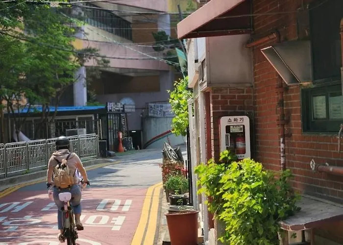 The Jongno Nest, Near Subway Stn, 1 Stop To Palace 서울특별시