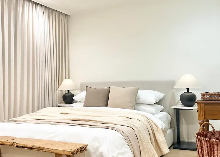 The Jongno Nest, Near Subway Stn, 1 Stop To Palace *