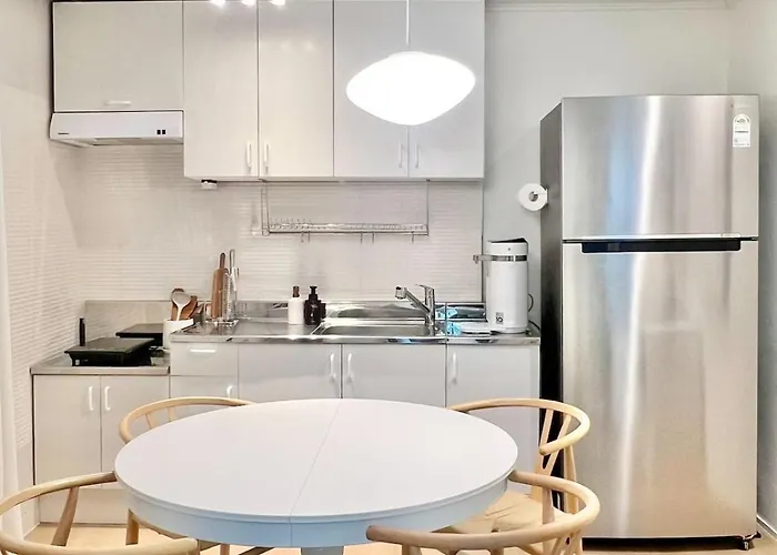 The Jongno Nest, Near Subway Stn, 1 Stop To Palace 아파트 *
